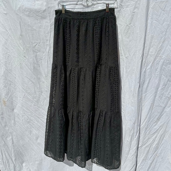 Black Tiered Eyelet Midi Skirt Elastic Waist Line - Picture 1 of 3